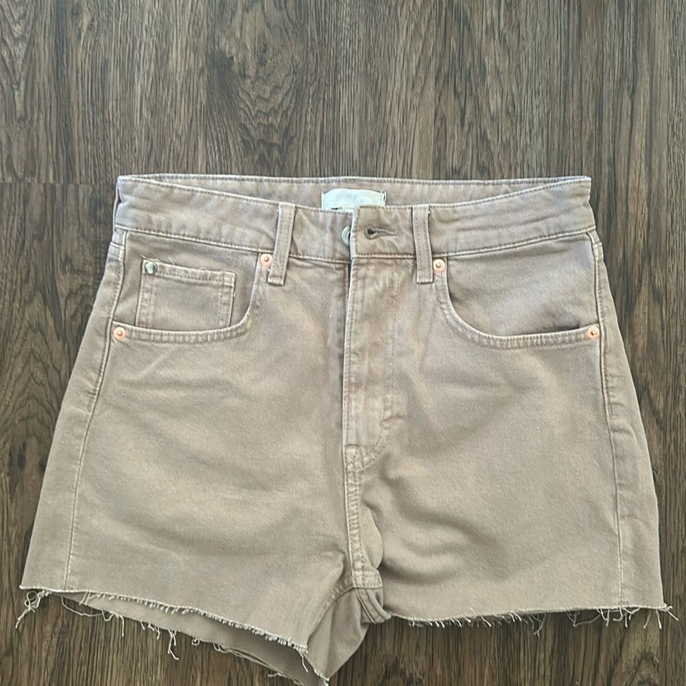 H&M light brown denim shorts